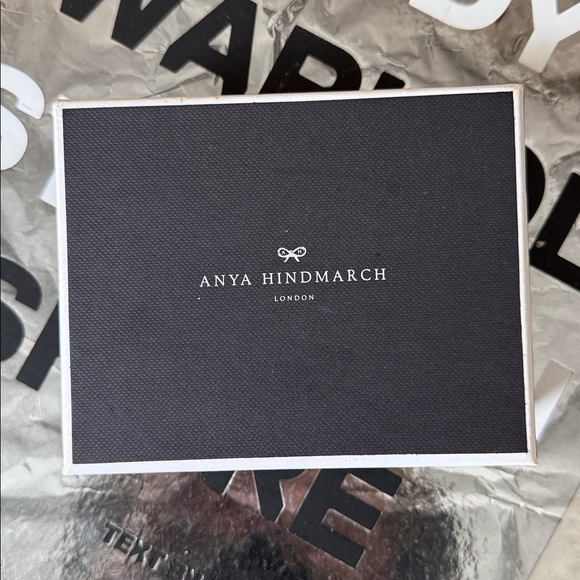 Biscuit Anya Hindmarch London Keychain - Picture 5 of 6